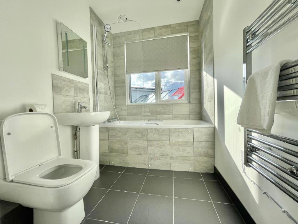 Bayard Plaza Penthouse Apartments Peterborough Bagian luar foto