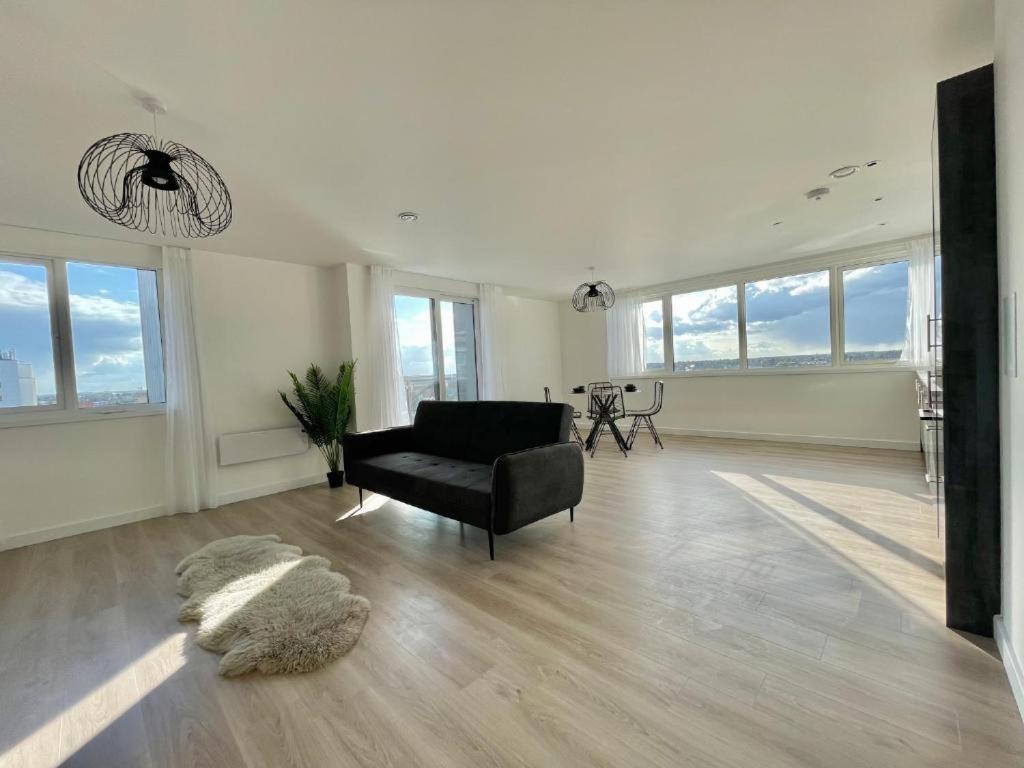 Bayard Plaza Penthouse Apartments Peterborough Bagian luar foto
