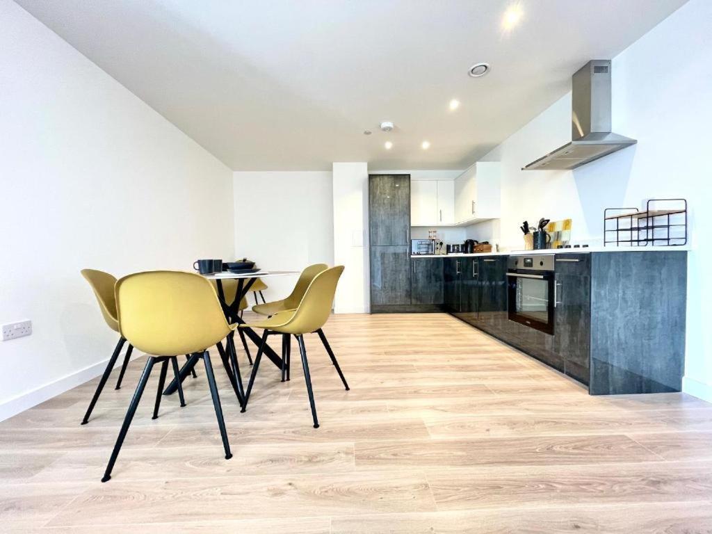 Bayard Plaza Penthouse Apartments Peterborough Bagian luar foto