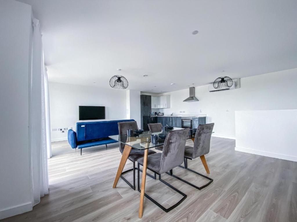 Bayard Plaza Penthouse Apartments Peterborough Bagian luar foto