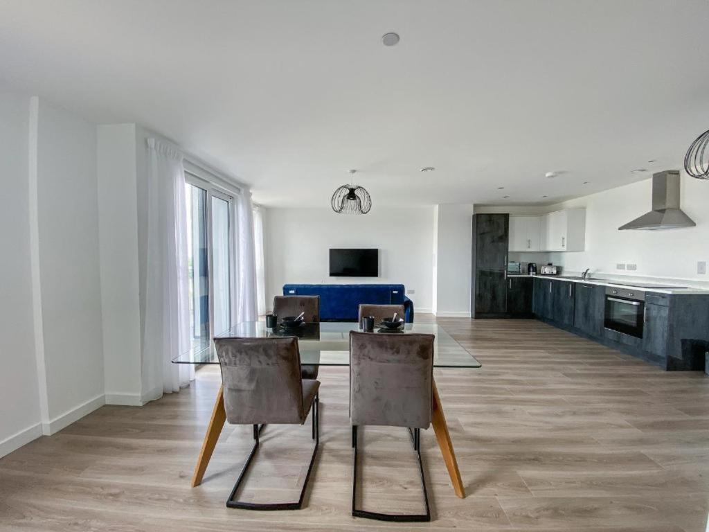Bayard Plaza Penthouse Apartments Peterborough Bagian luar foto