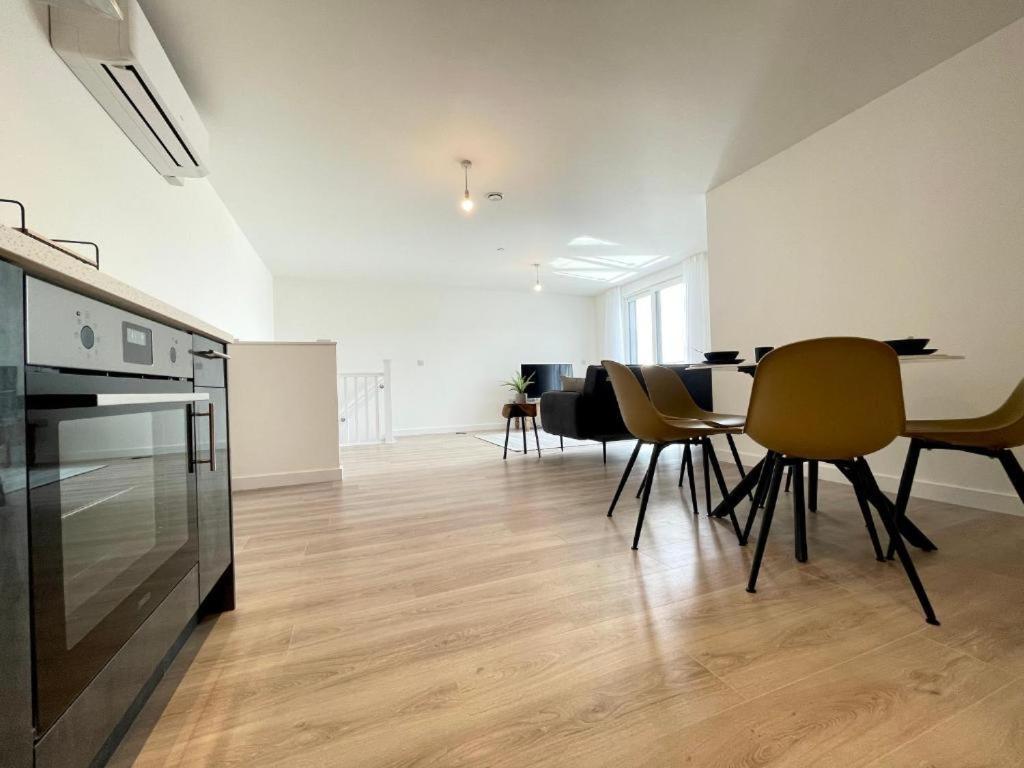 Bayard Plaza Penthouse Apartments Peterborough Bagian luar foto
